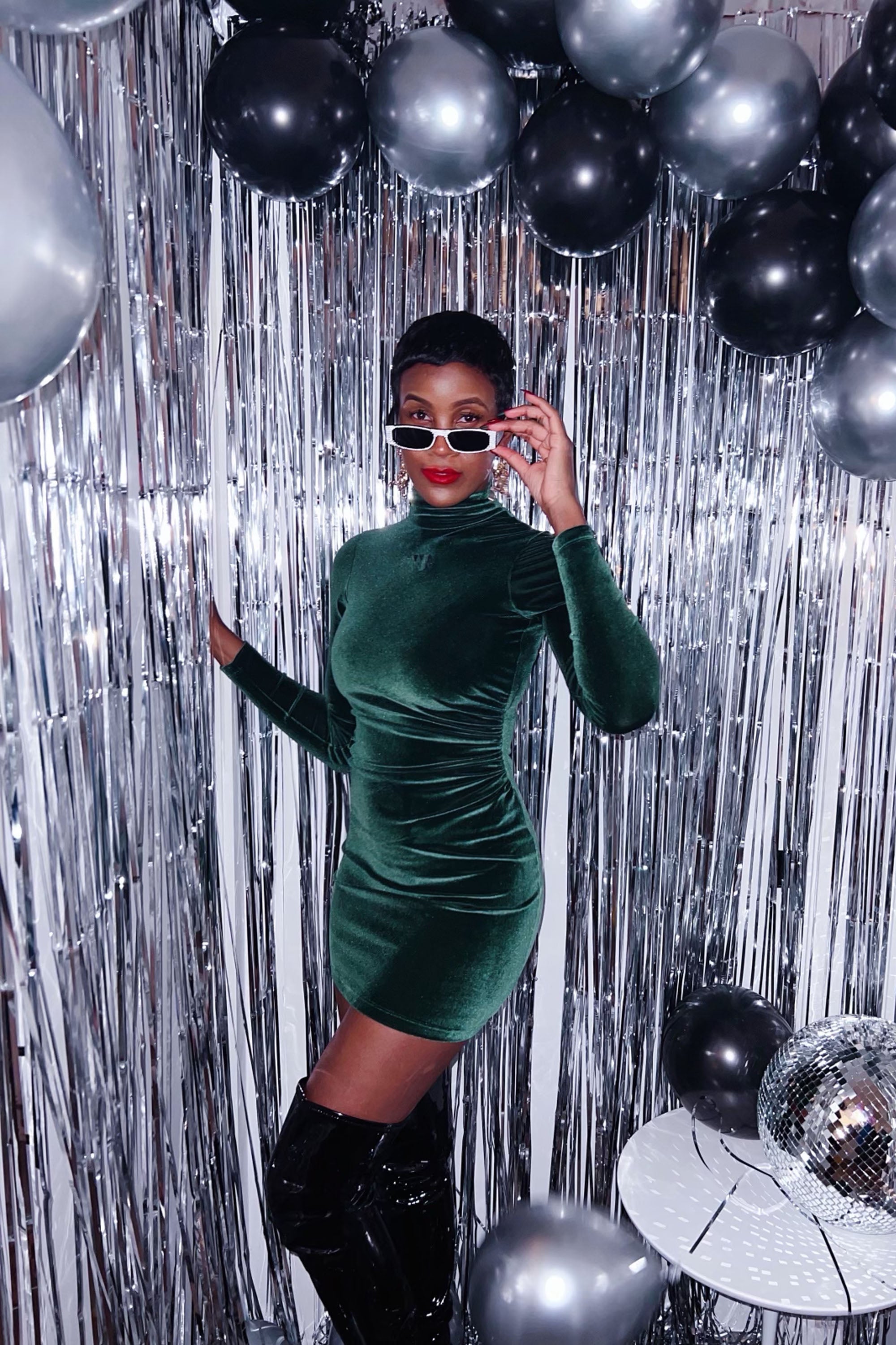 Octa Stretch Velvet Mini Dress Evergreen / M Octa Stretch Velvet Mini Dress Evergreen / M